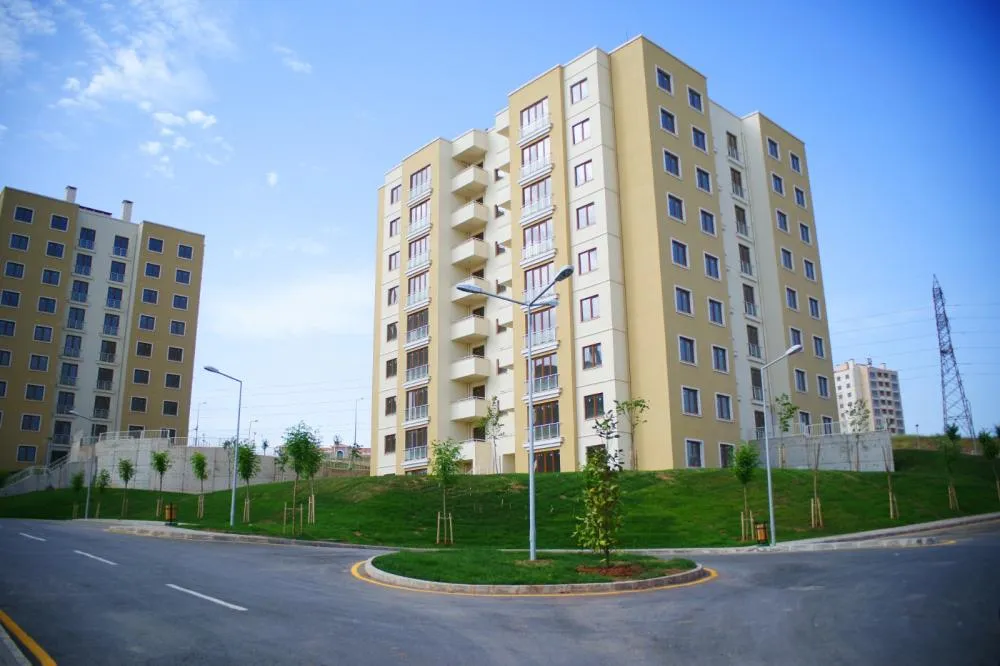 Energia solar avança em condomínios e amplia demanda por crédito para infraestrutura sustentável